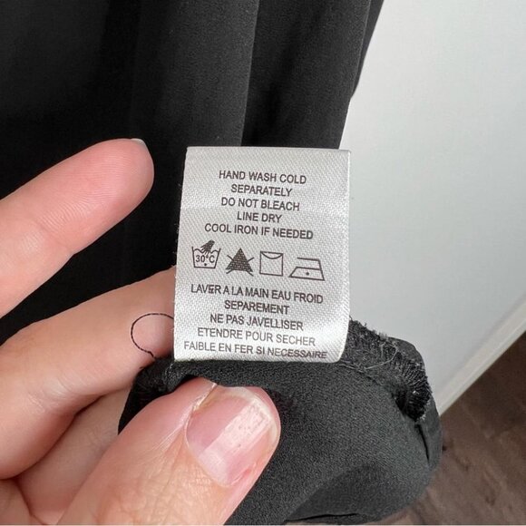 Everleigh Womens Size Medium Black Tunic Blouse Gathered Sleeves Lightweight - Picture 6 of 10